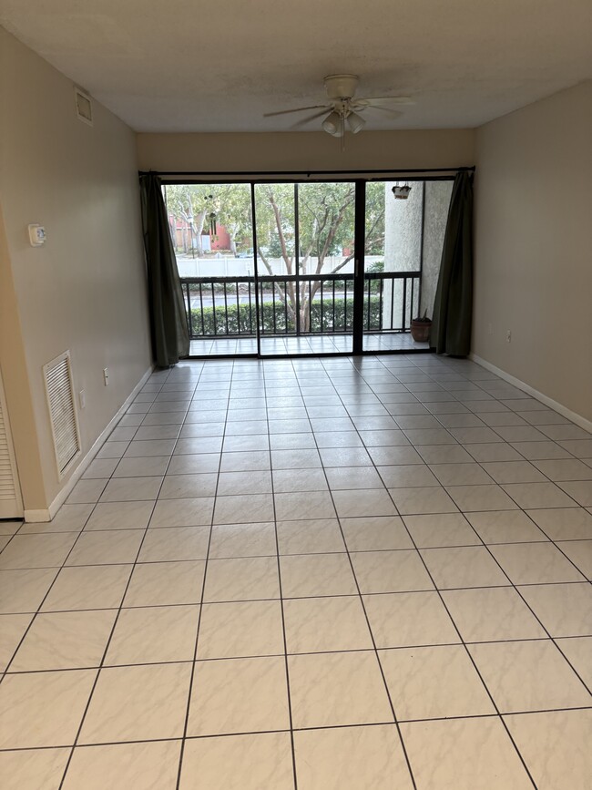 3274 S Semoran Blvd in Orlando, FL - Foto de edificio - Building Photo