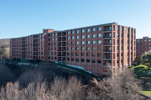Scarborough Manor in Ossining, NY - Building Photo