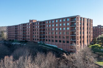 Scarborough Manor in Ossining, NY - Foto de edificio - Primary Photo