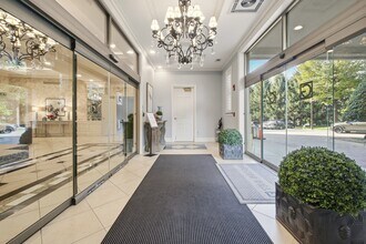 6600 Seminary Woods Pl in Louisville, KY - Building Photo - Building Photo