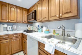 247 N Sandpiper Cir in Orange, CA - Building Photo - Building Photo