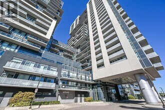 2087 Fairview St in Burlington, ON - Building Photo - Building Photo