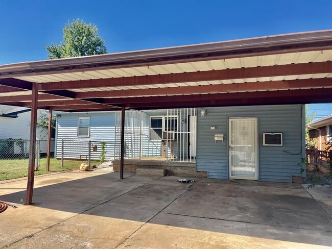 6413 S Lindsay Ave in Oklahoma City, OK - Building Photo - Building Photo