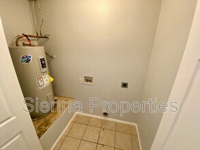 6506 Santos St in Austin, TX - Building Photo - Building Photo
