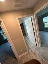 12168 Dubarry Ave in Port Charlotte, FL - Foto de edificio - Building Photo