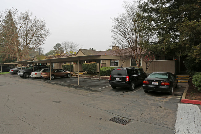 Marconi Woodside in Sacramento, CA - Foto de edificio - Building Photo