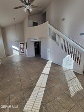 657 Pete Payan Dr in El Paso, TX - Foto de edificio - Building Photo