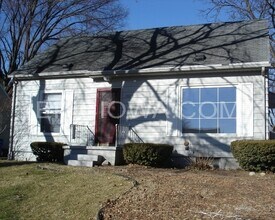 1920 Chandler St SW in Cedar Rapids, IA - Building Photo - Building Photo