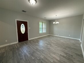 1555 Primrose St in Conroe, TX - Building Photo - Building Photo
