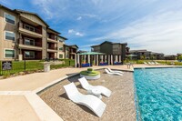 Legacy Creekside Apartments in San Antonio, TX - Building Photo - Building Photo