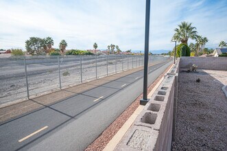 2247 Heavenly View Dr in Henderson, NV - Building Photo - Building Photo