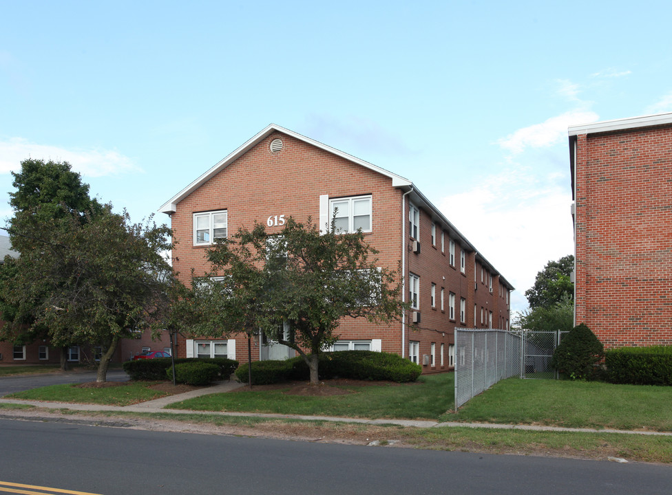 Burritt West in New Britain, CT - Building Photo