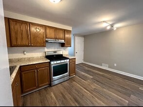 1390 Lincoln Dr, Unit A in Monaca, PA - Foto de edificio - Building Photo