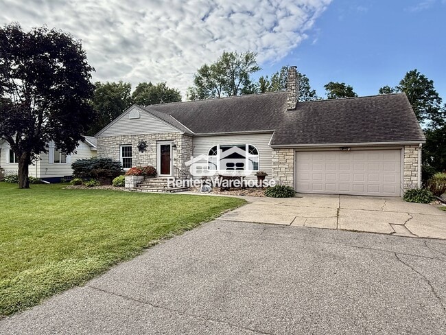 property at 840 Park Ave