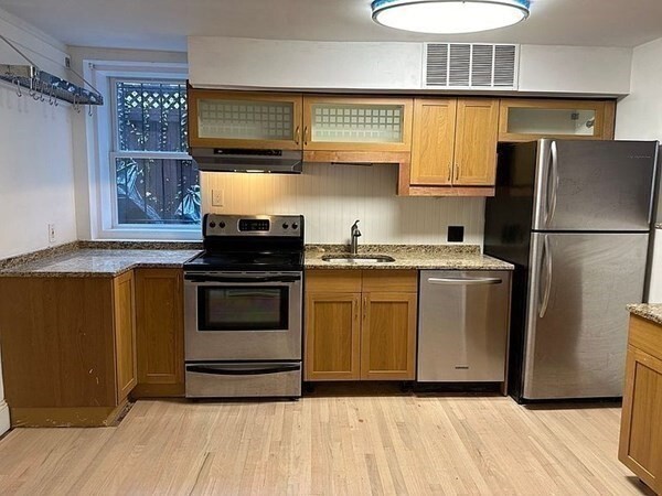 521 Shawmut Ave in Boston, MA - Building Photo