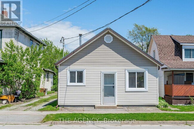 237 Mitchell St in Port Colborne, ON - Building Photo - Building Photo