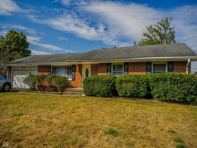 property at 1901 N Maplewood Ave
