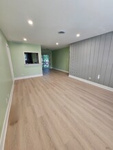 217 Washington Square in Elk Grove Village, IL - Building Photo - Building Photo