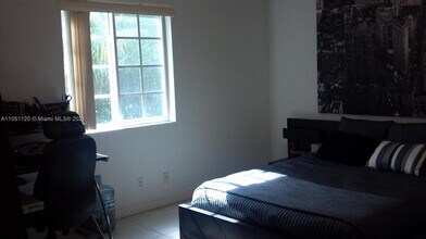 4802 Washington St, Unit 14 in Hollywood, FL - Building Photo - Building Photo
