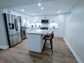 450 S Queen St in Lakewood, CO - Building Photo