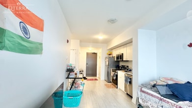 101 Golden Eagle Rd in Waterloo, ON - Foto de edificio - Building Photo