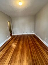 46 Wildwood St, Unit 1 in Boston, MA - Foto de edificio - Building Photo