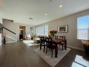 2113 Jubilee Dr in Hayward, CA - Building Photo - Building Photo