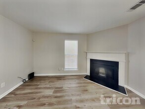 10587 Village Trail in Jonesboro, GA - Foto de edificio - Building Photo