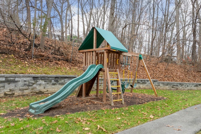 Harriman Woods Apartments in Harriman, NY - Building Photo - Building Photo