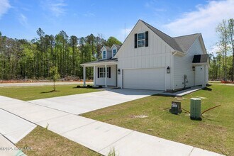1001 Tawney Trce in New Bern, NC - Building Photo - Building Photo