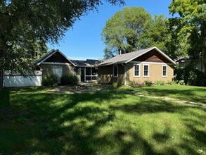 7822 Lakewood in St. Joseph, MI - Building Photo - Building Photo