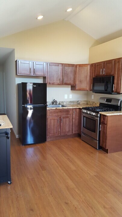 8495 Cavalier Ln in Dublin, CA - Building Photo
