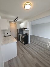 9560 163 St NW in Edmonton, AB - Building Photo - Building Photo