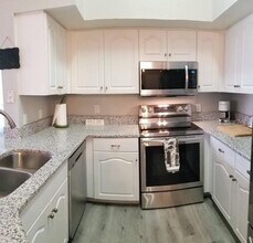 4170 Central Sarasota Pkwy in Sarasota, FL - Building Photo - Building Photo