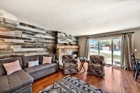 405 Ala Wai Blvd in South Lake Tahoe, CA - Building Photo - Building Photo