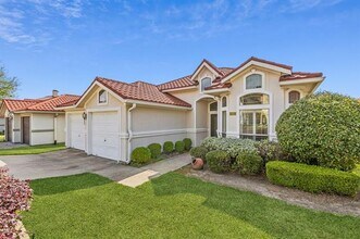 2046 Pontchartrain Dr in Rockwall, TX - Building Photo - Building Photo