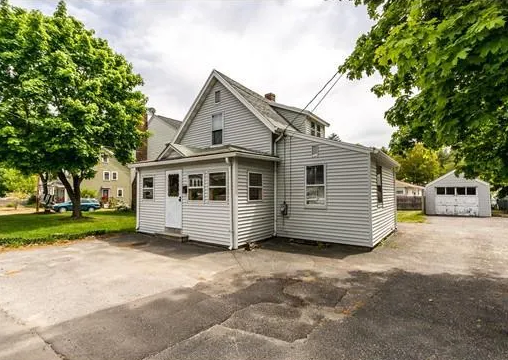 6 Amherst Ave in Waltham, MA - Building Photo
