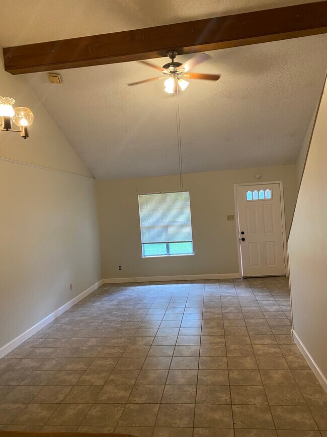 704 Rocky Bayou Dr in Pineville, LA - Building Photo - Building Photo
