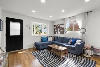 3300 Manorwood Dr in Hyattsville, MD - Building Photo - Building Photo