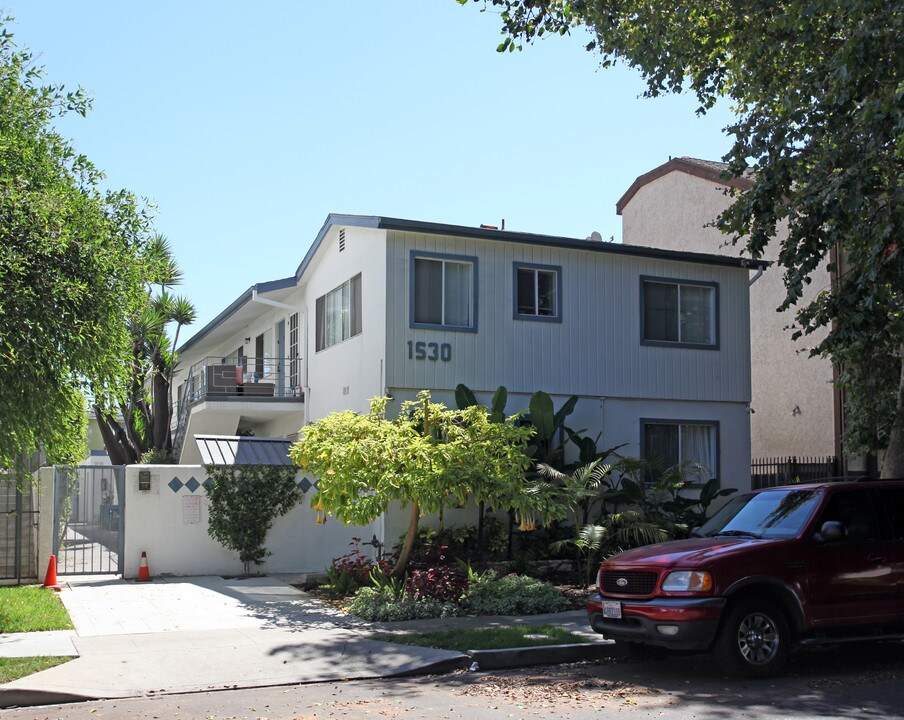 1530 Granville Ave in Los Angeles, CA - Building Photo