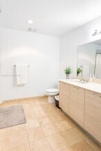 350 NE 24th St, Unit 909 in Miami, FL - Building Photo - Building Photo