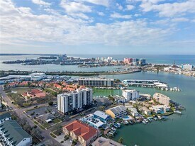 255 Dolphin Point in Clearwater, FL - Building Photo