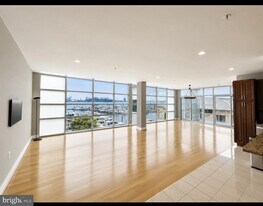 2772 Lighthouse Point E in Baltimore, MD - Building Photo