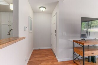 1075 Shadowridge Dr in Vista, CA - Building Photo - Building Photo