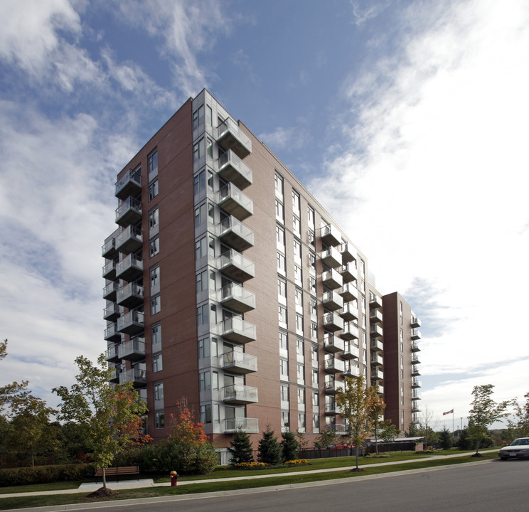 The Gallery at Bennett Village in Halton Hills, ON - Building Photo