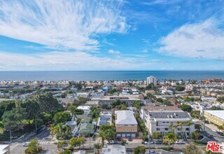 2233 4th St in Santa Monica, CA - Foto de edificio - Building Photo