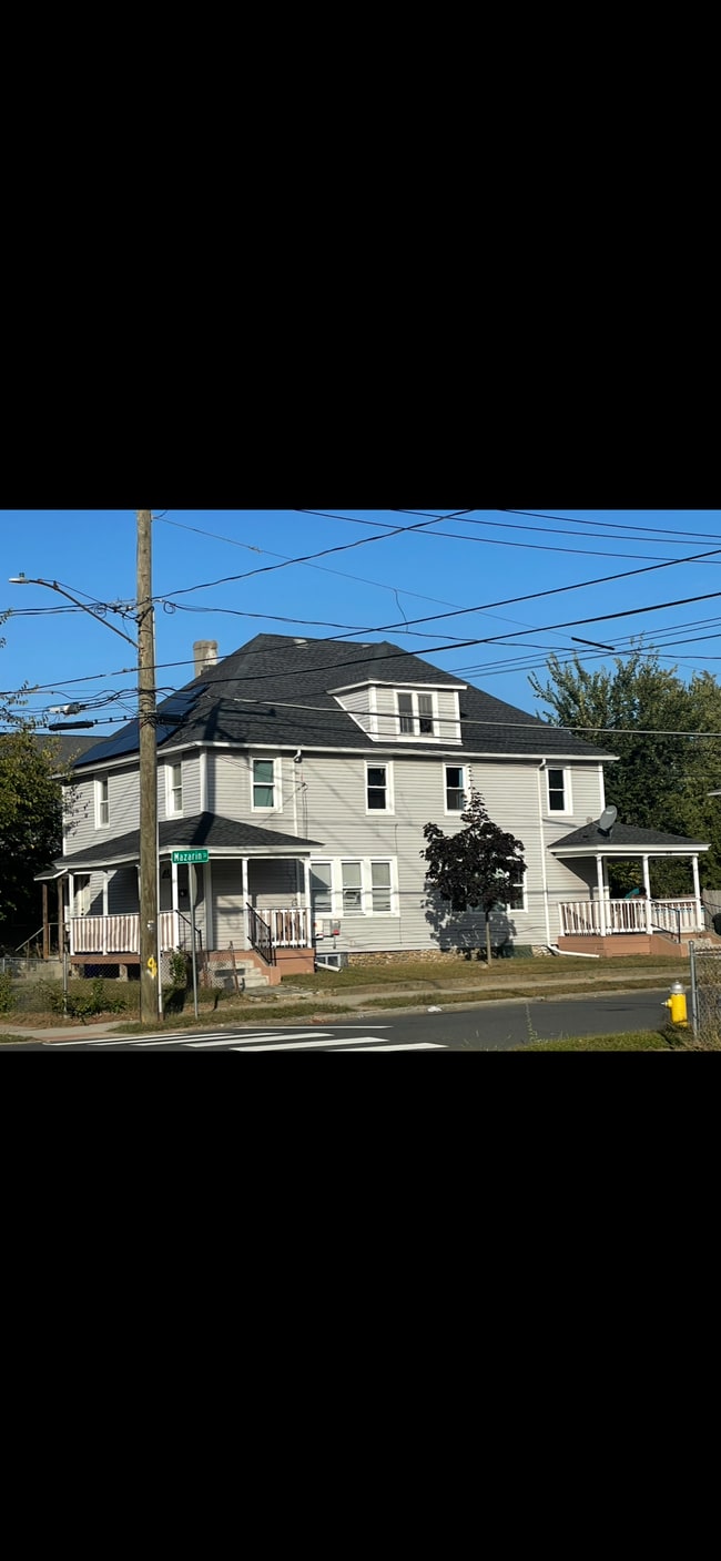 158 Goodwin St in Springfield, MA - Foto de edificio - Building Photo