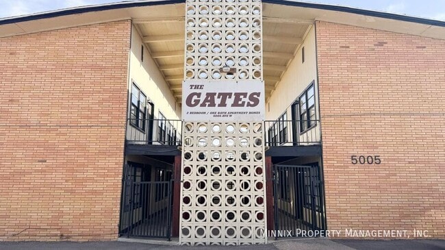 5005 Avenue W, Unit 12 in Lubbock, TX - Foto de edificio - Building Photo