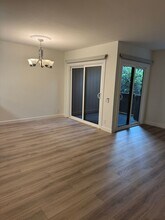 3299 La Mesa Dr in San Carlos, CA - Building Photo - Building Photo
