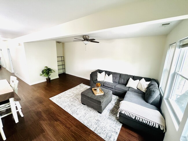 1821 W Cullerton St, Unit Pilsen apt near rush